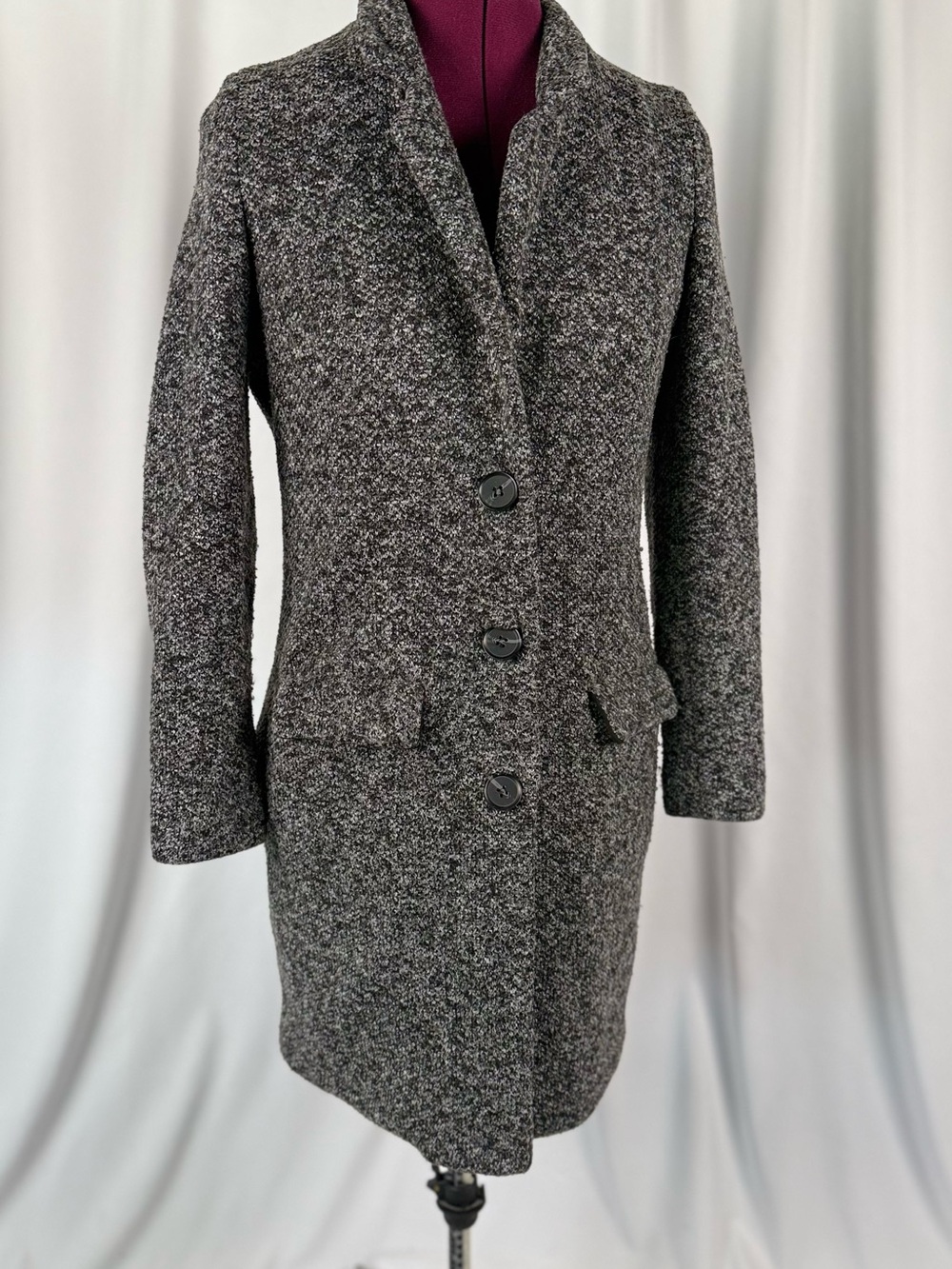 Tailored Gray Tweed Long Pea Coat - Classic Single-Breasted Style